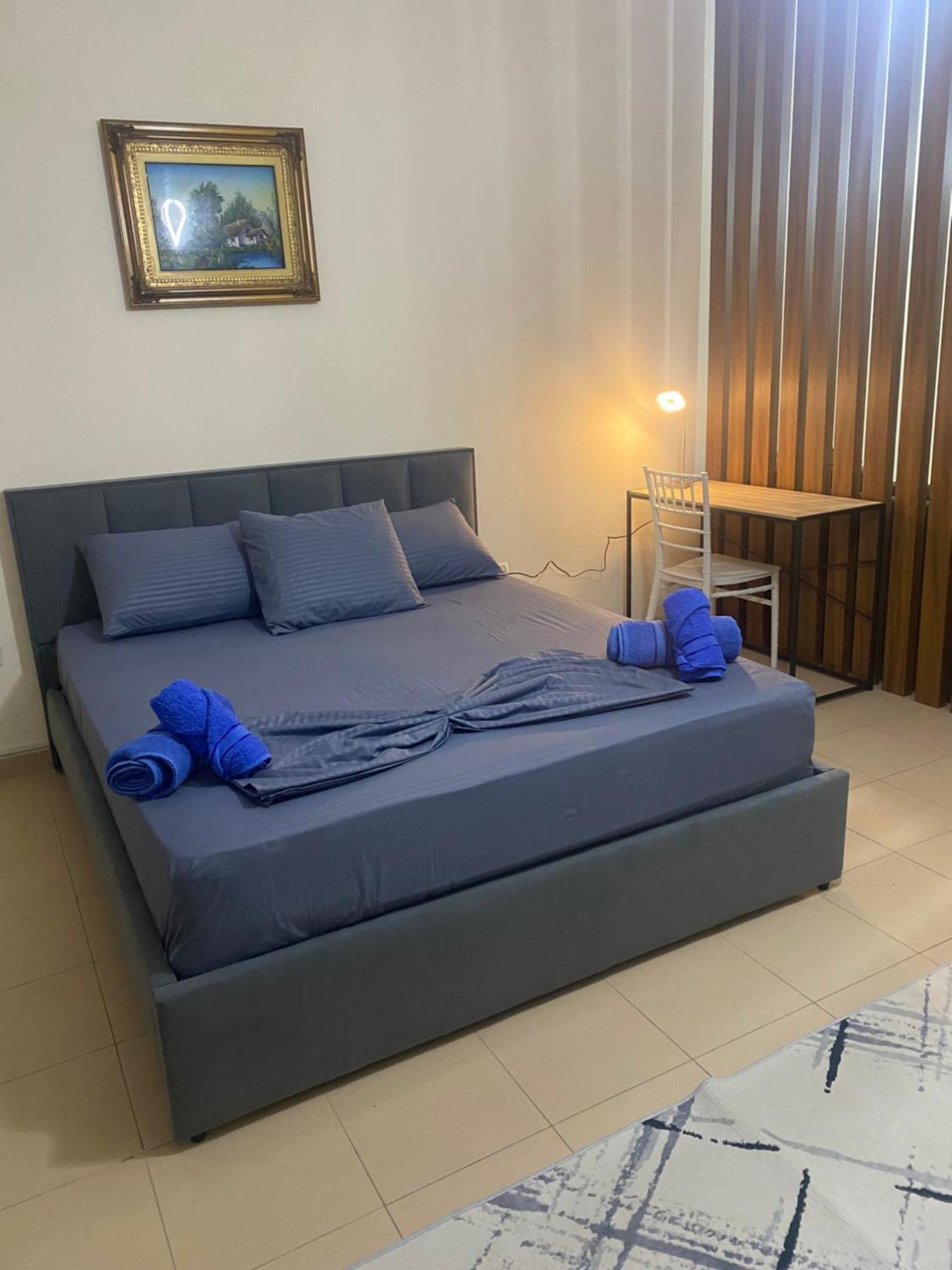 Chlo Apartment 4 Tirane Bagian luar foto